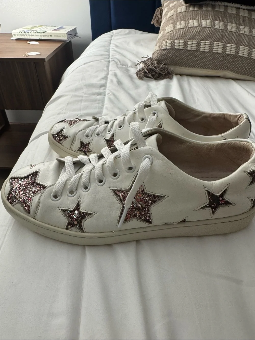Bibi Lou Women’s White Sneakers with Pink Glitter Stars